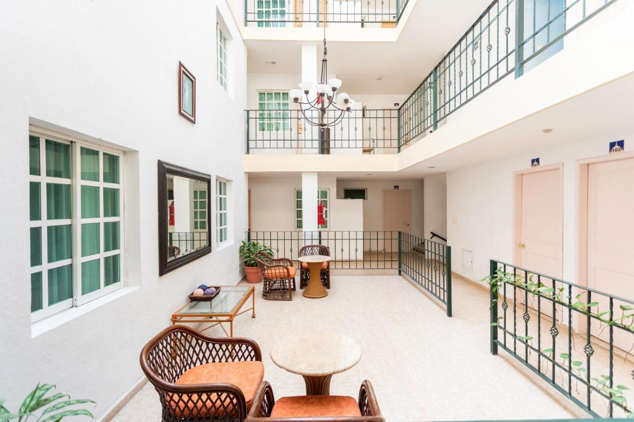 Hotel Gandhi Четумал Екстериор снимка