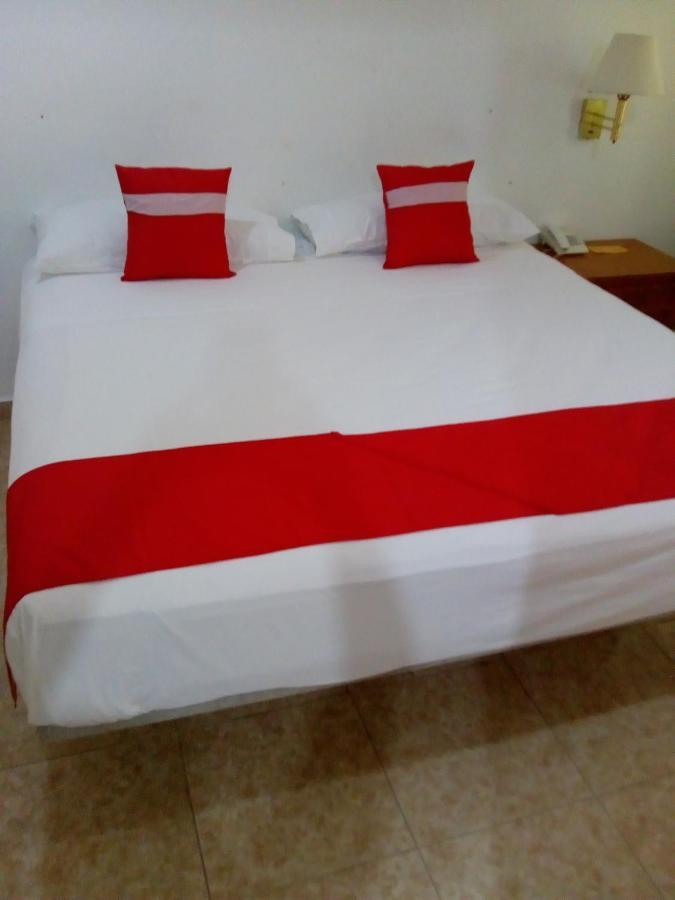 Hotel Gandhi Четумал Екстериор снимка