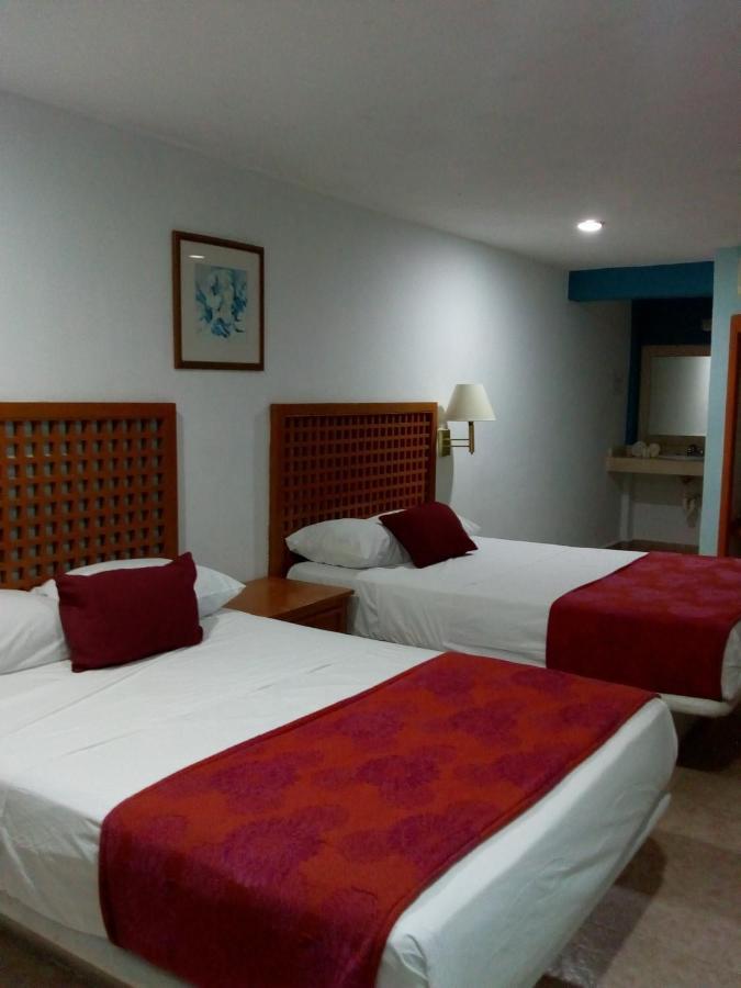 Hotel Gandhi Четумал Екстериор снимка