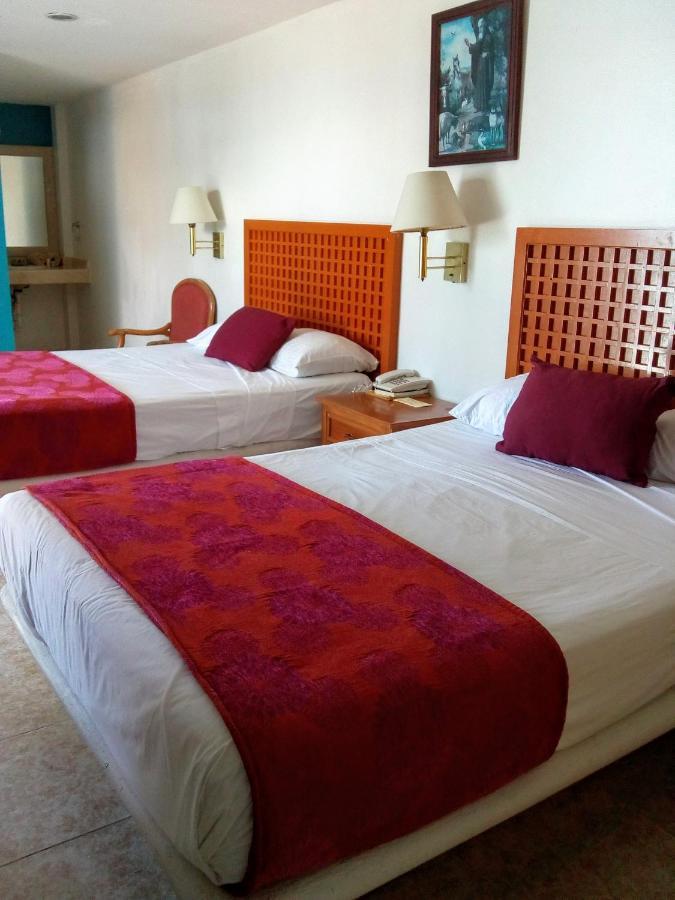 Hotel Gandhi Четумал Екстериор снимка
