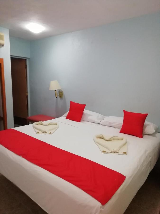 Hotel Gandhi Четумал Екстериор снимка